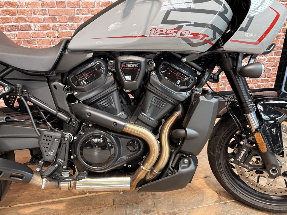 HARLEY-DAVIDSON ADVENTURE PAN AMERICA 1250 ST 4