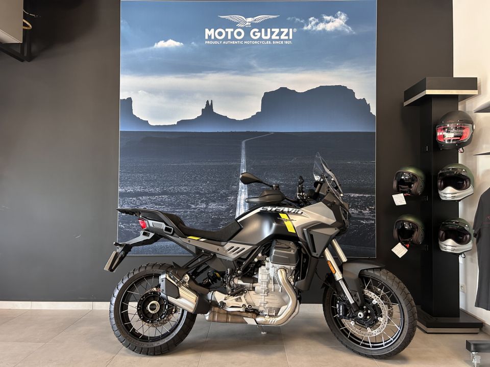 MOTO GUZZI STELVIO 4