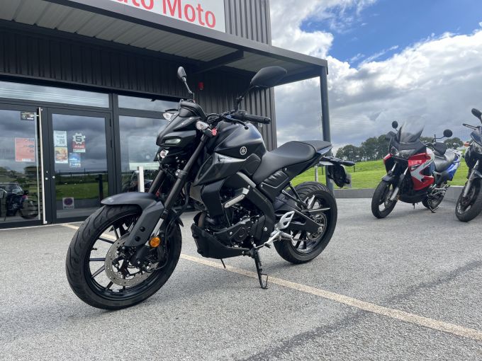 YAMAHA MT-125 4