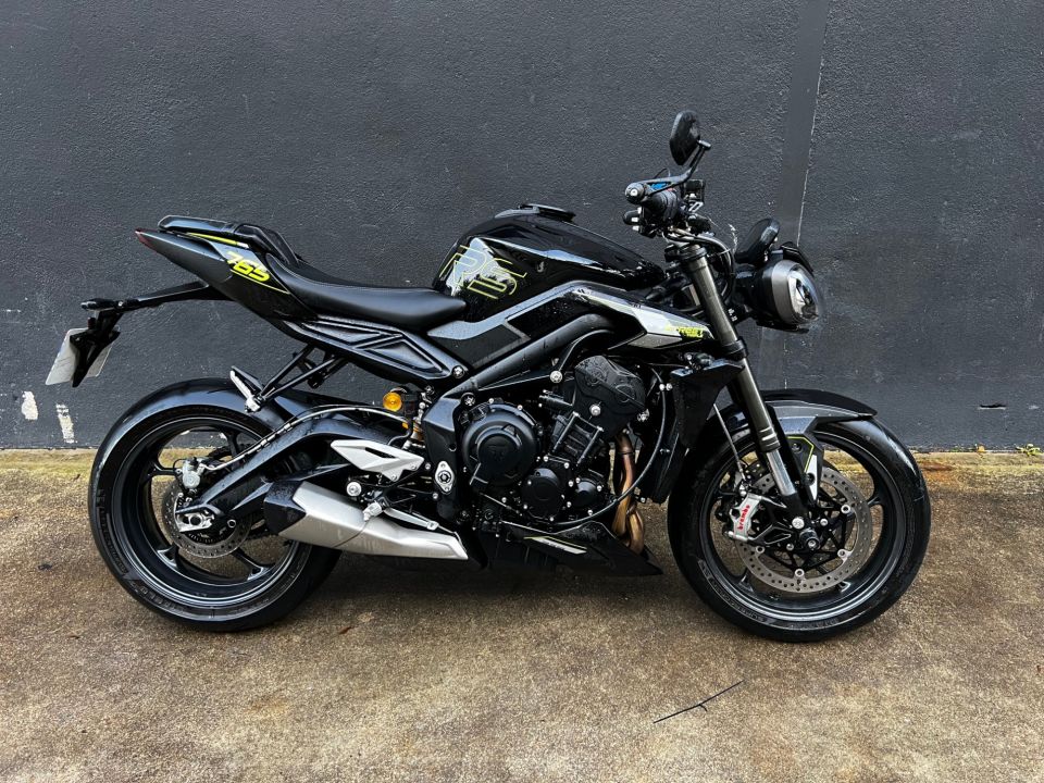 TRIUMPH STREET TRIPLE 765 RS 4