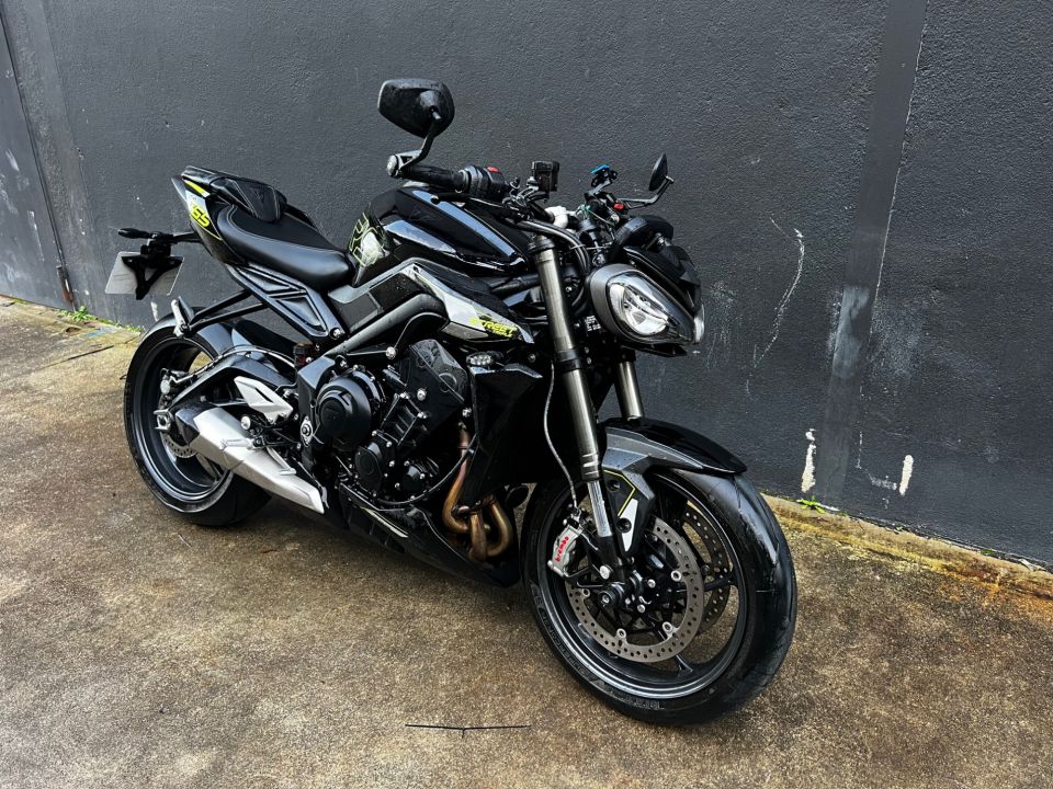 TRIUMPH STREET TRIPLE 765 RS 4