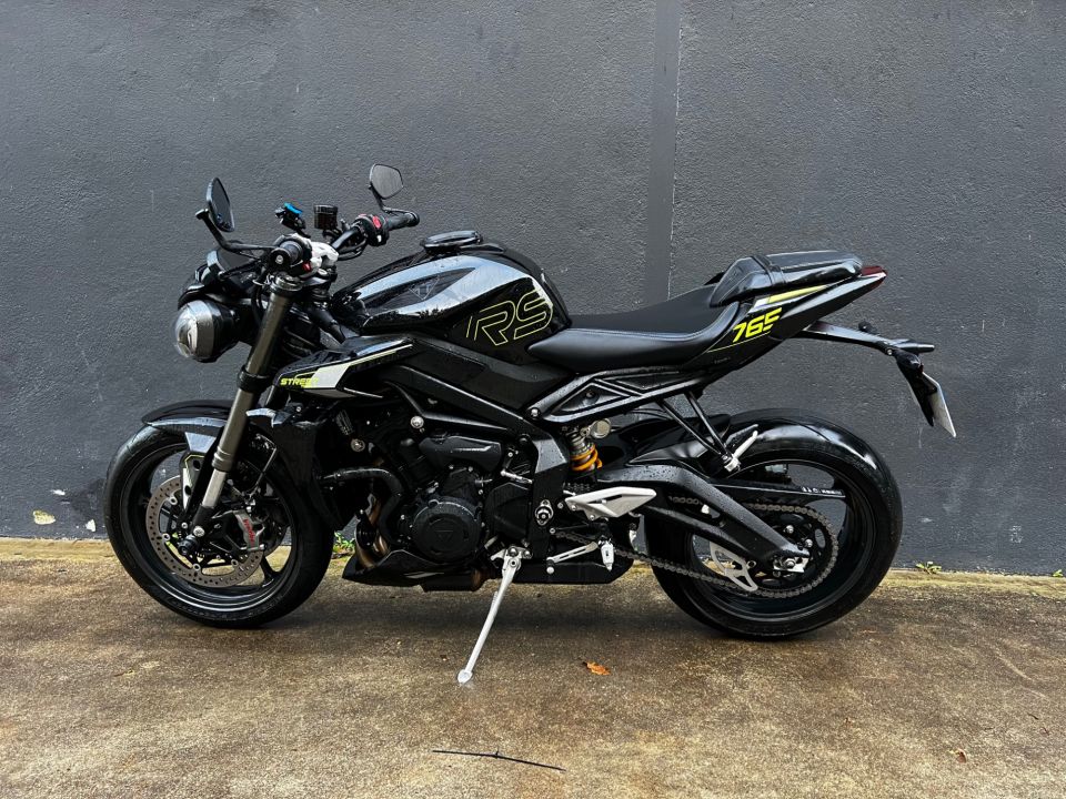 TRIUMPH STREET TRIPLE 765 RS 4