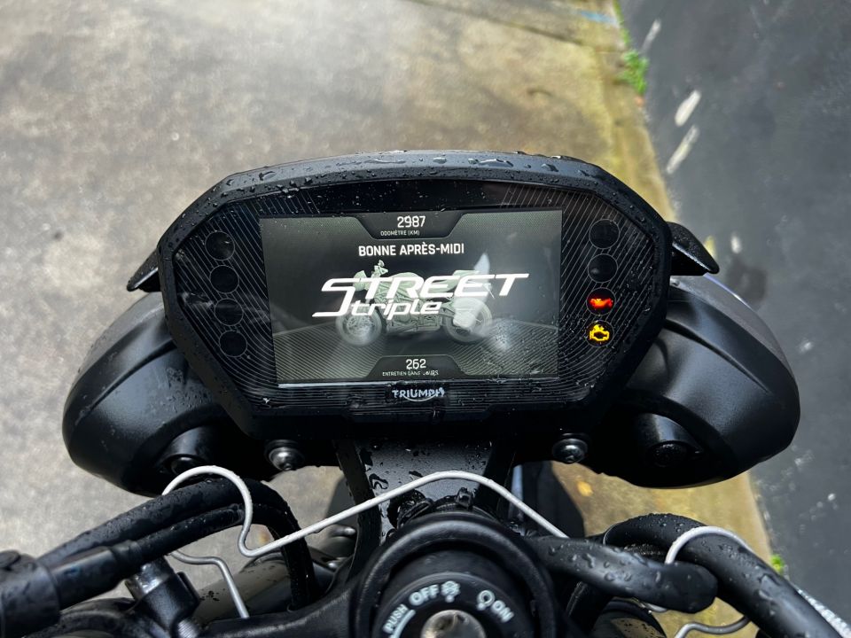 TRIUMPH STREET TRIPLE 765 RS 4