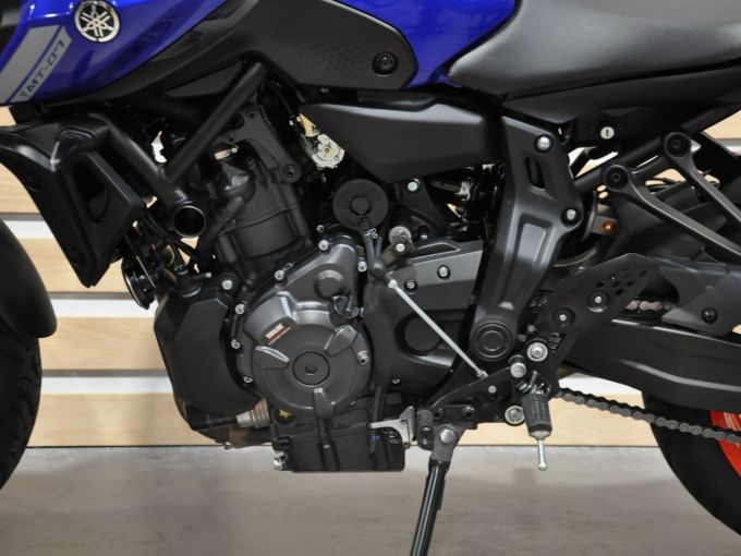 YAMAHA MT-07 (47.5CV) 4