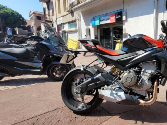APRILIA TUONO 660 FACTORY 4