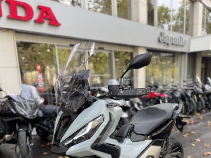 HONDA X-ADV 750 4