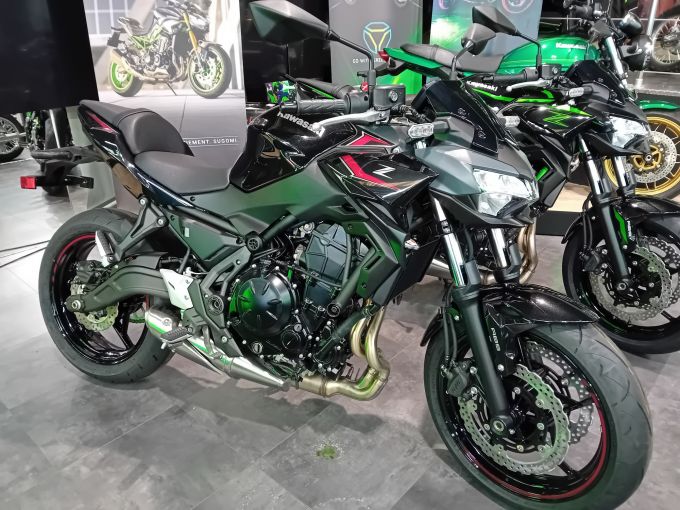KAWASAKI Z 650 (47.5CV) 4