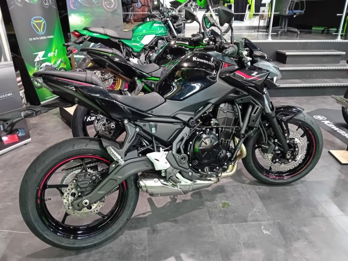 KAWASAKI Z 650 (47.5CV) 4