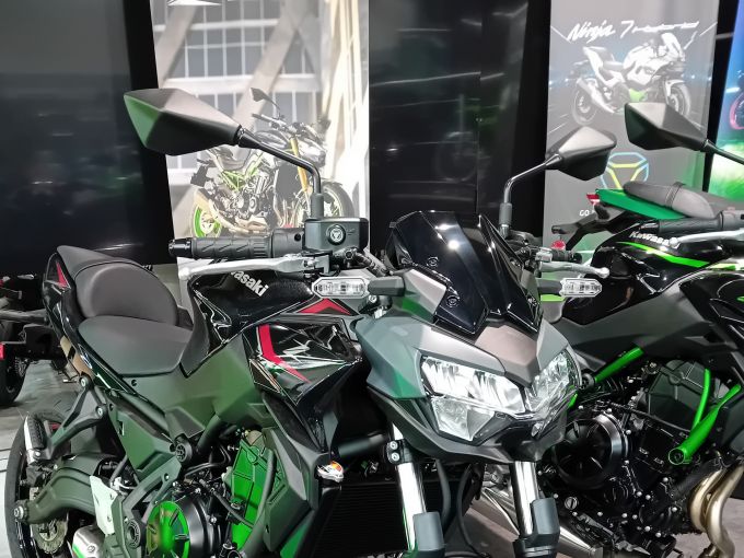 KAWASAKI Z 650 (47.5CV) 4