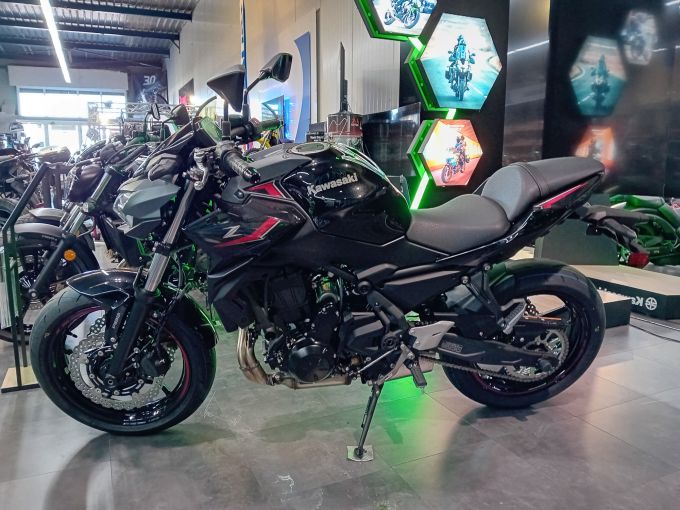 KAWASAKI Z 650 (47.5CV) 4