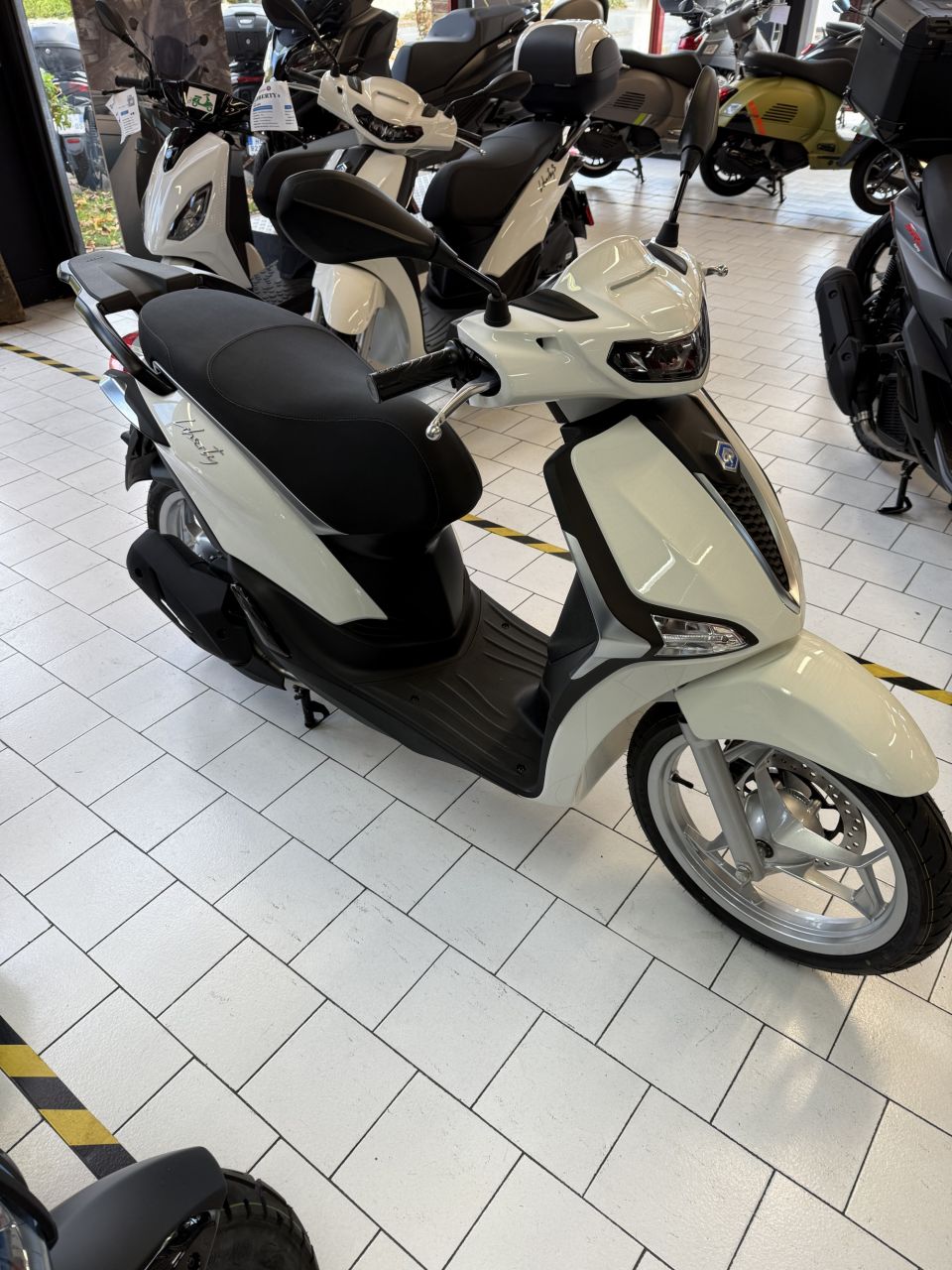 PIAGGIO LIBERTY 125 4