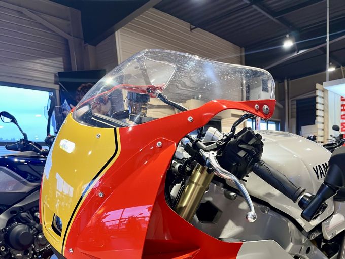 YAMAHA XSR 900 GP 4