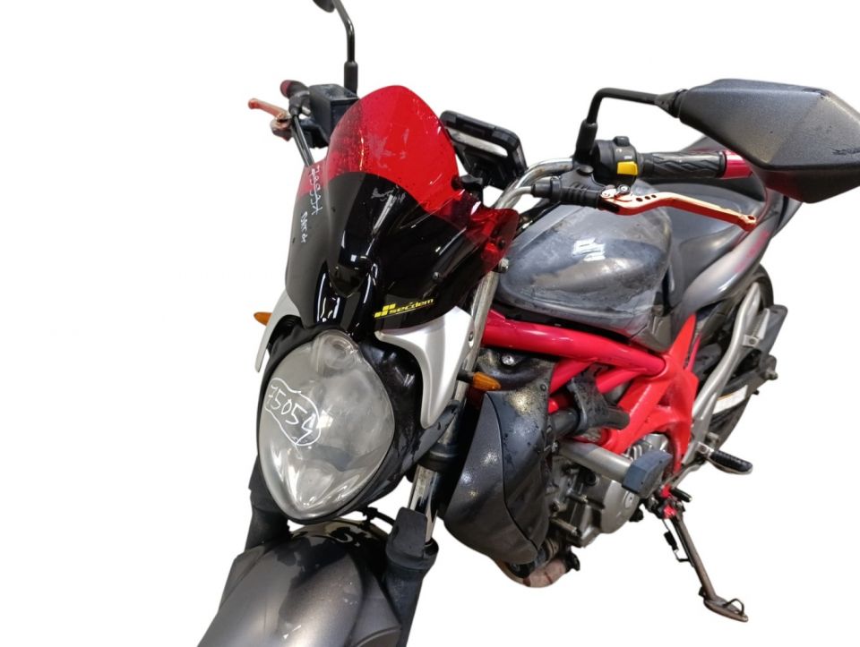SUZUKI GLADIUS 650 4
