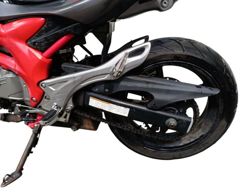 SUZUKI GLADIUS 650 4