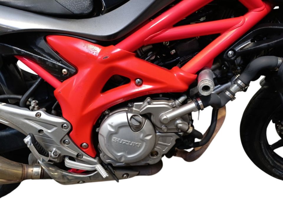 SUZUKI GLADIUS 650 4