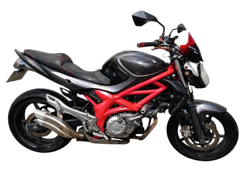 SUZUKI GLADIUS 650 4