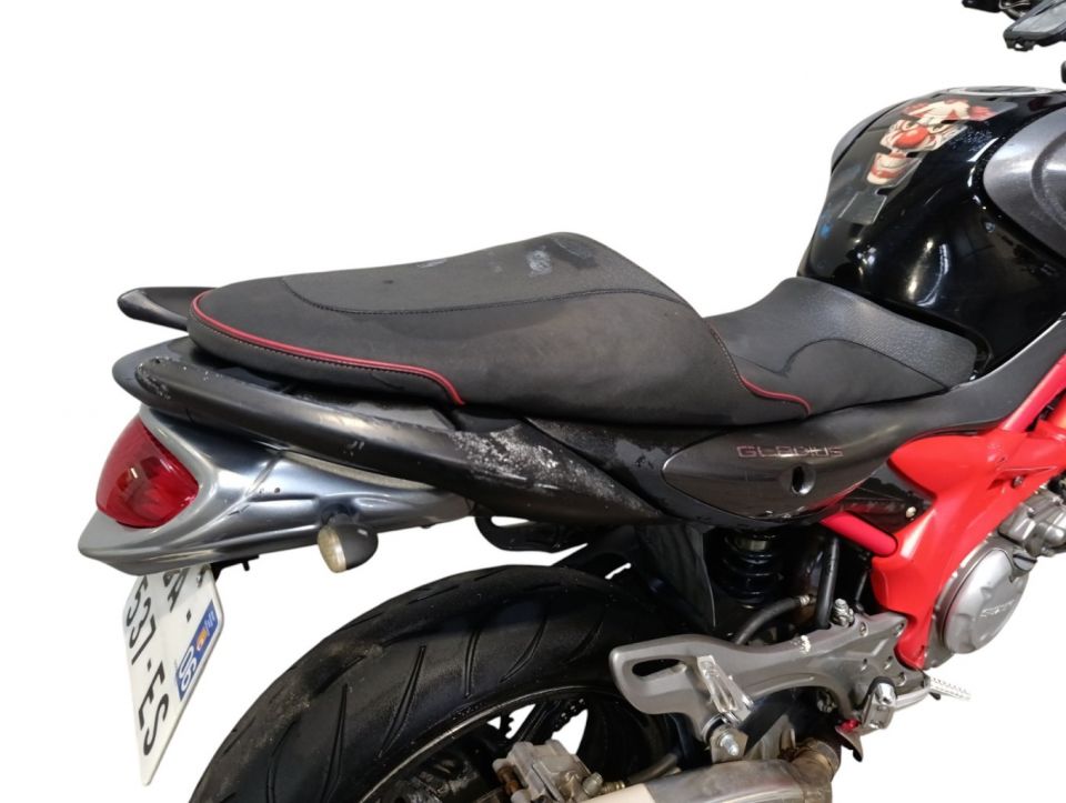 SUZUKI GLADIUS 650 4