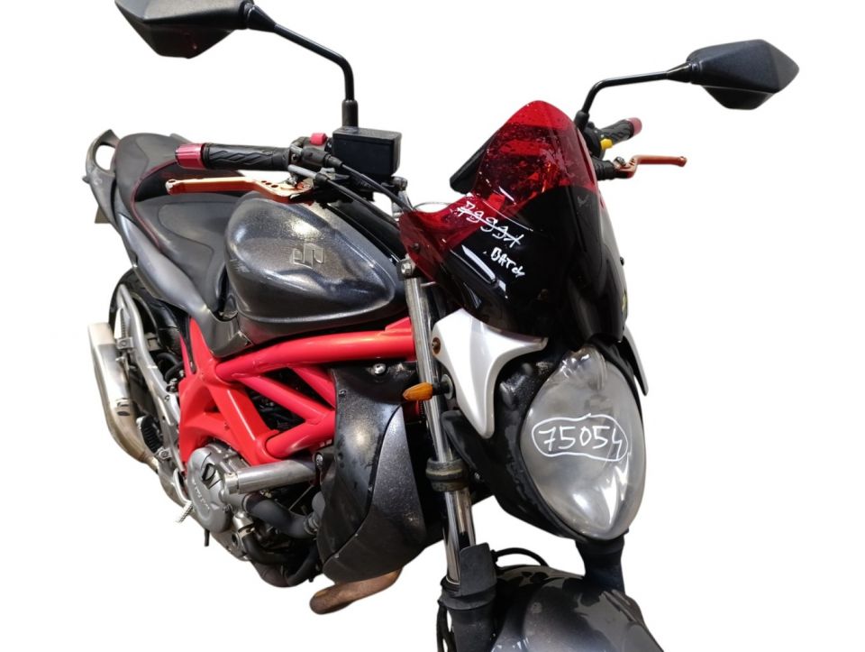 SUZUKI GLADIUS 650 4