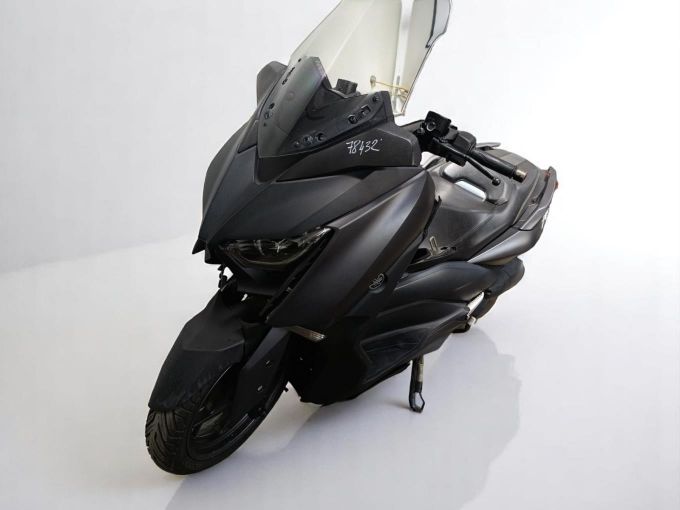 YAMAHA X-MAX 125 4