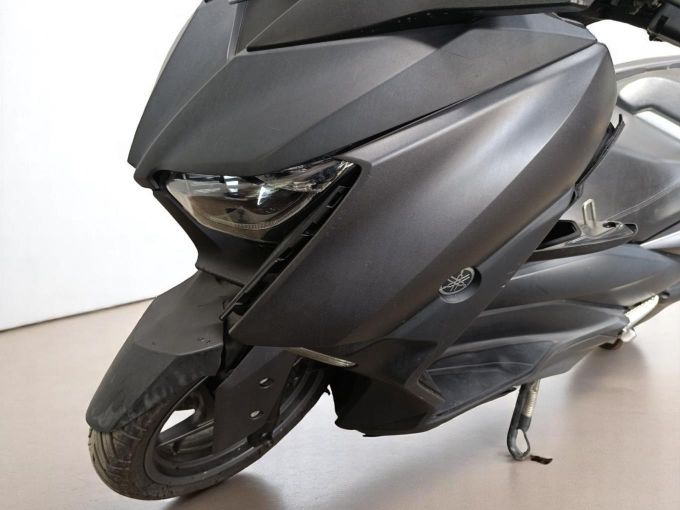 YAMAHA X-MAX 125 4