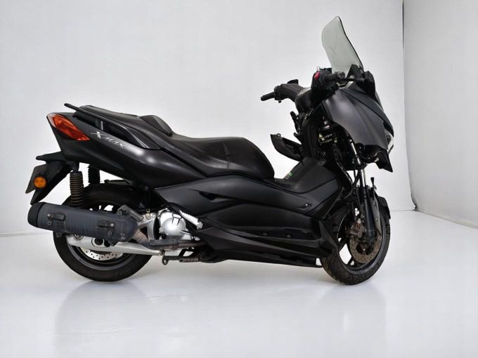 YAMAHA X-MAX 125 4