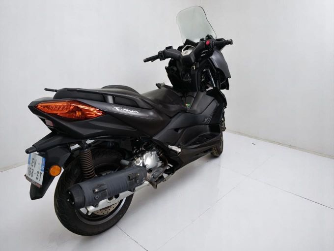 YAMAHA X-MAX 125 4