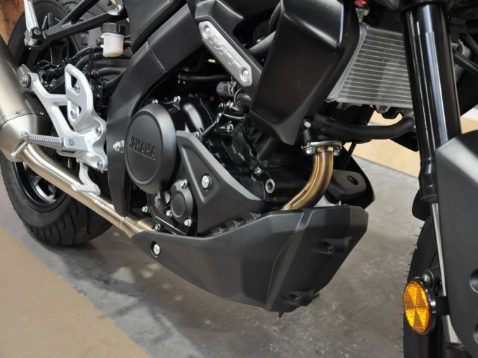 YAMAHA MT-125 4