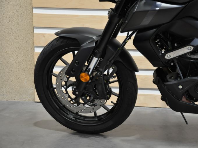 YAMAHA MT-125 4