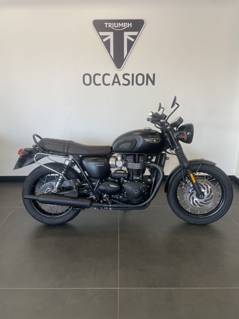 TRIUMPH Bonneville T120 Black 4