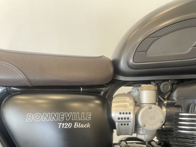 TRIUMPH Bonneville T120 Black 4