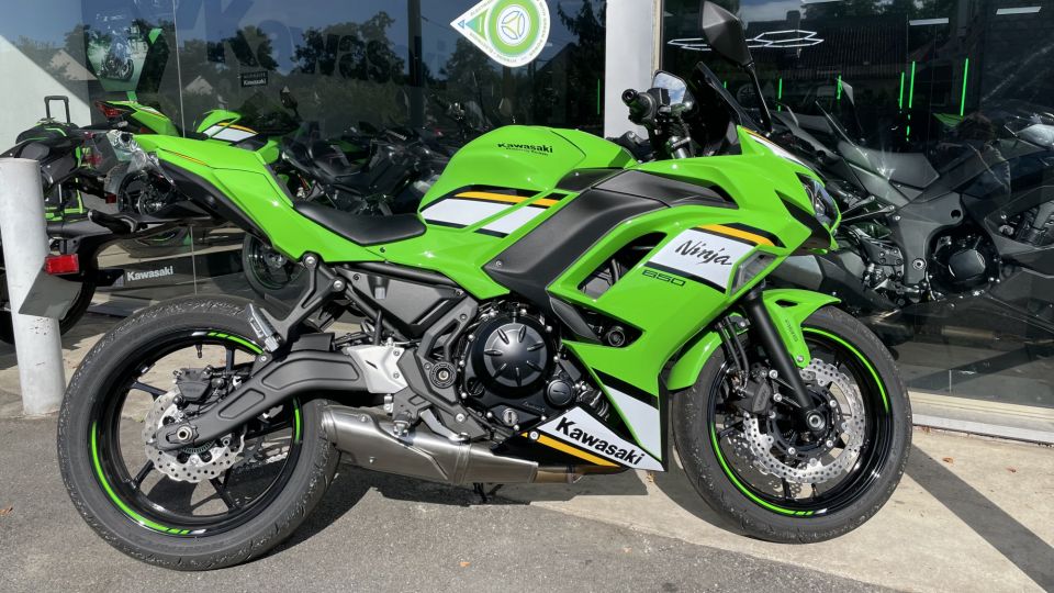 KAWASAKI NINJA 650 4