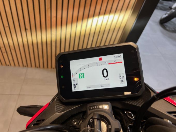 HONDA CB 500 Hornet 4