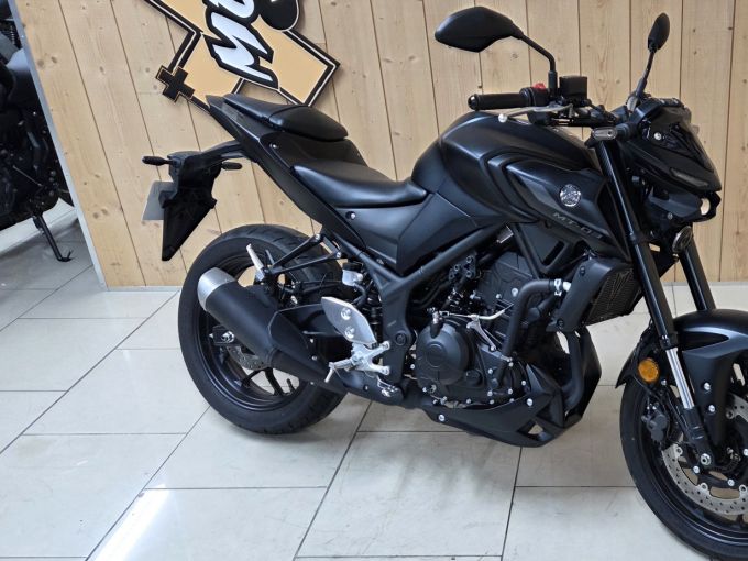 YAMAHA MT-03 4