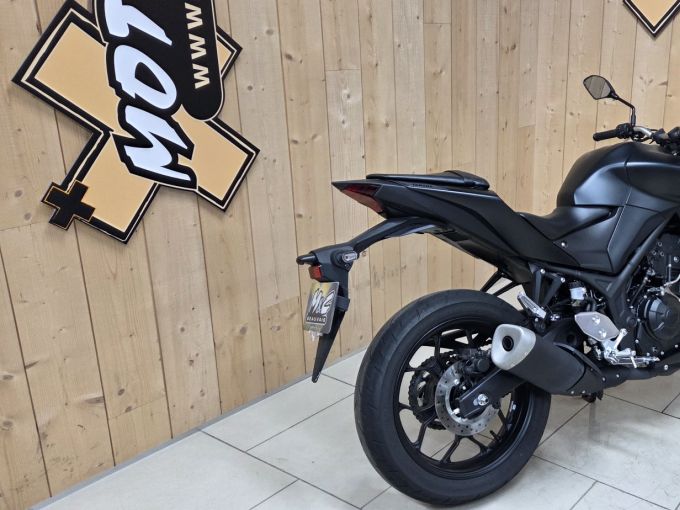 YAMAHA MT-03 4
