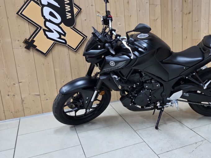 YAMAHA MT-03 4