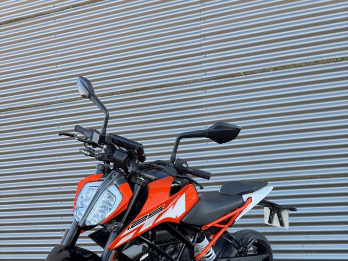 KTM 125 DUKE ABS 4