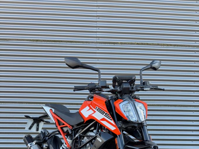 KTM 125 DUKE ABS 4