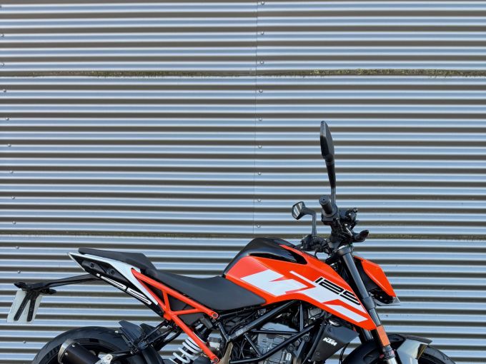 KTM 125 DUKE ABS 4