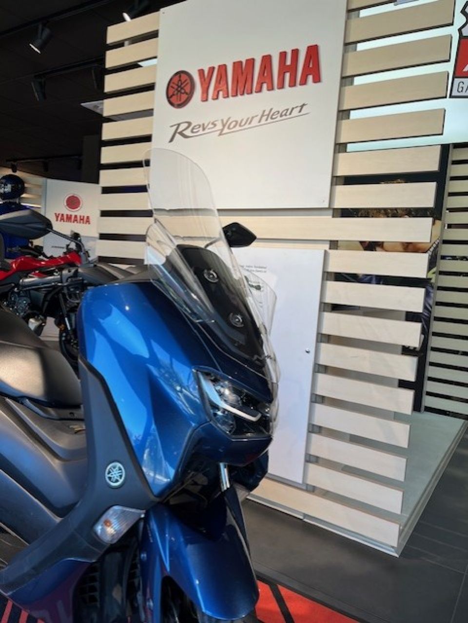 YAMAHA NMAX 125 4