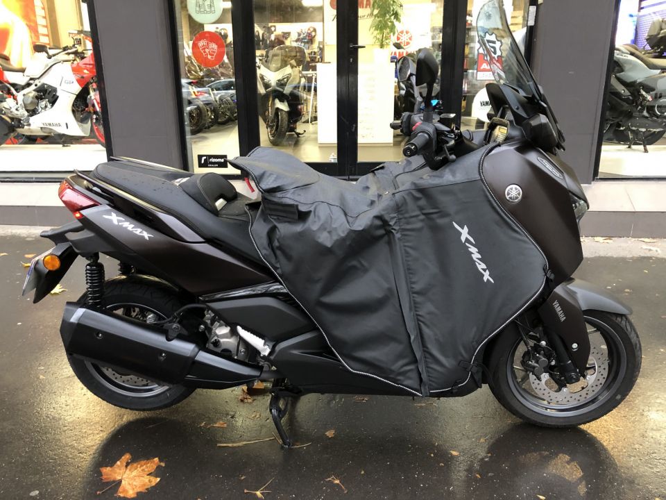 YAMAHA XMAX 300 Tech Max 4