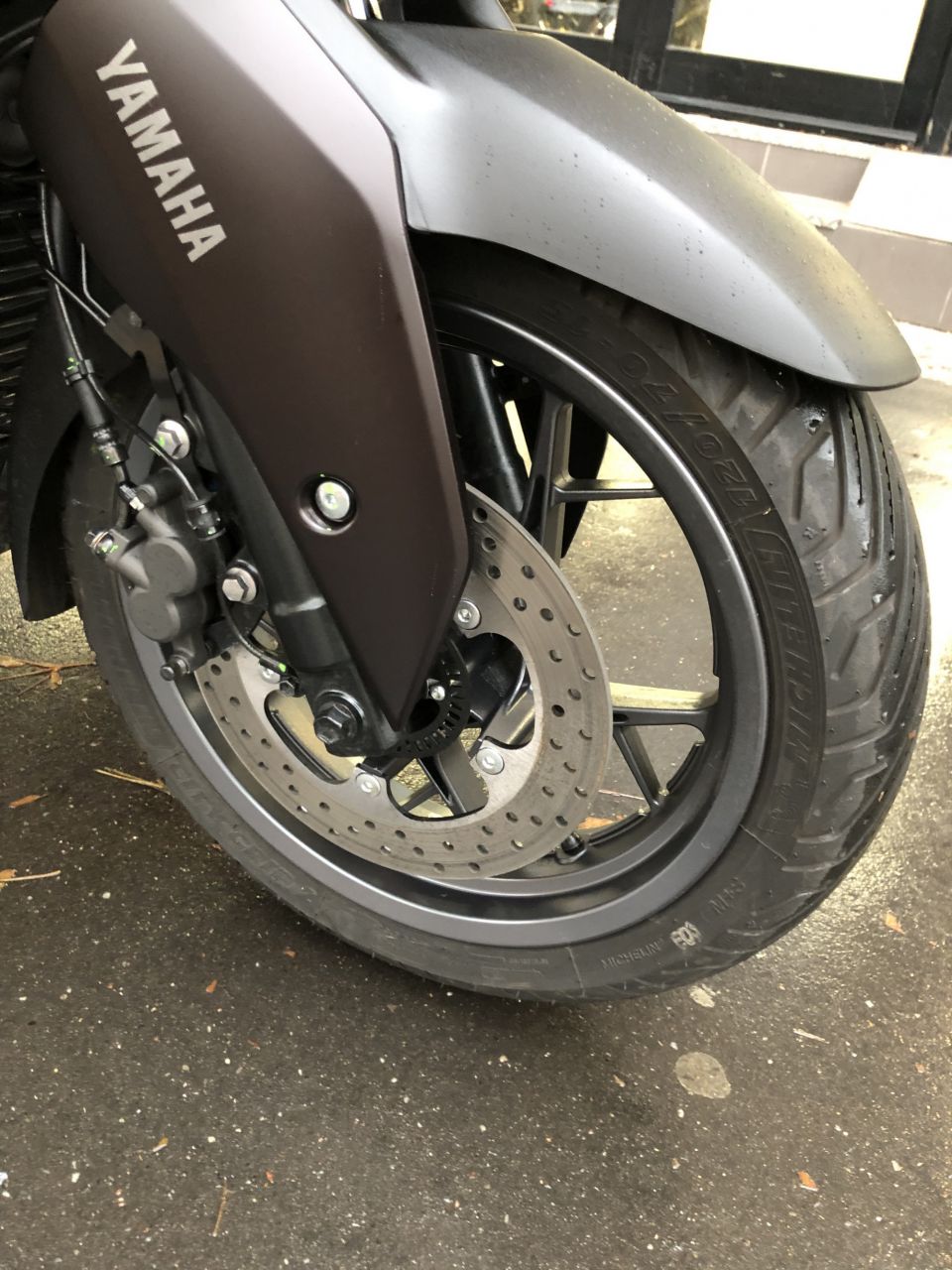 YAMAHA XMAX 300 Tech Max 4