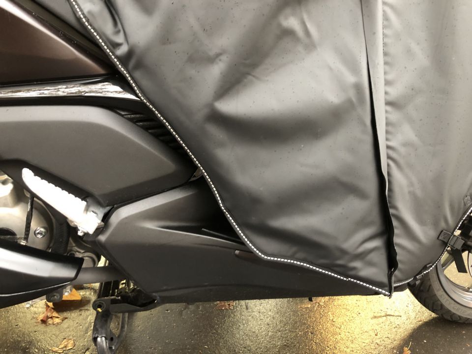 YAMAHA XMAX 300 Tech Max 4