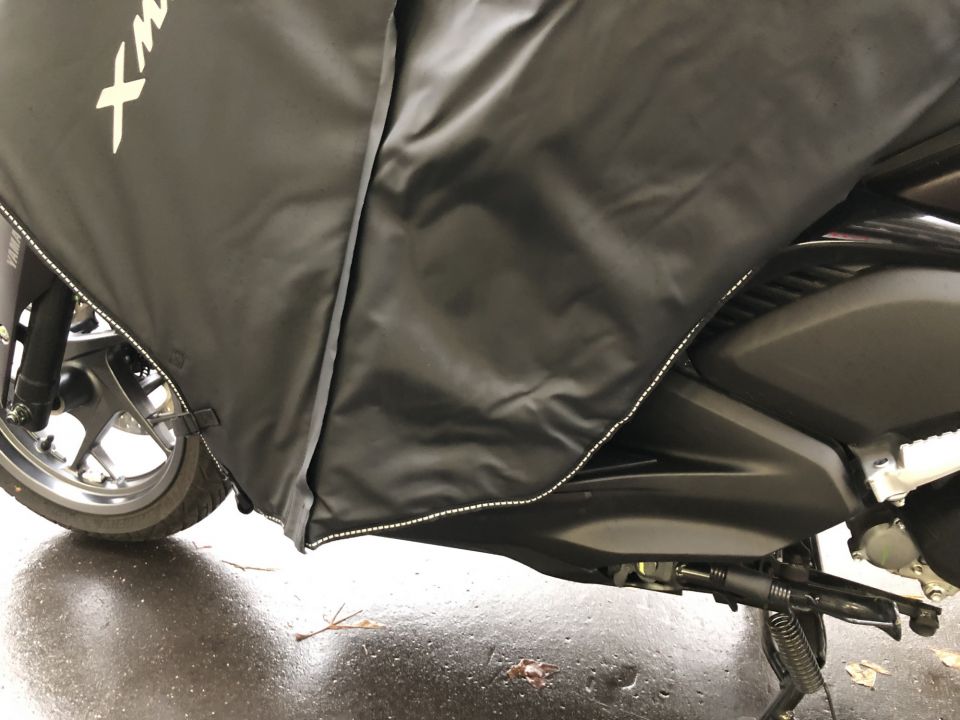 YAMAHA XMAX 300 Tech Max 4