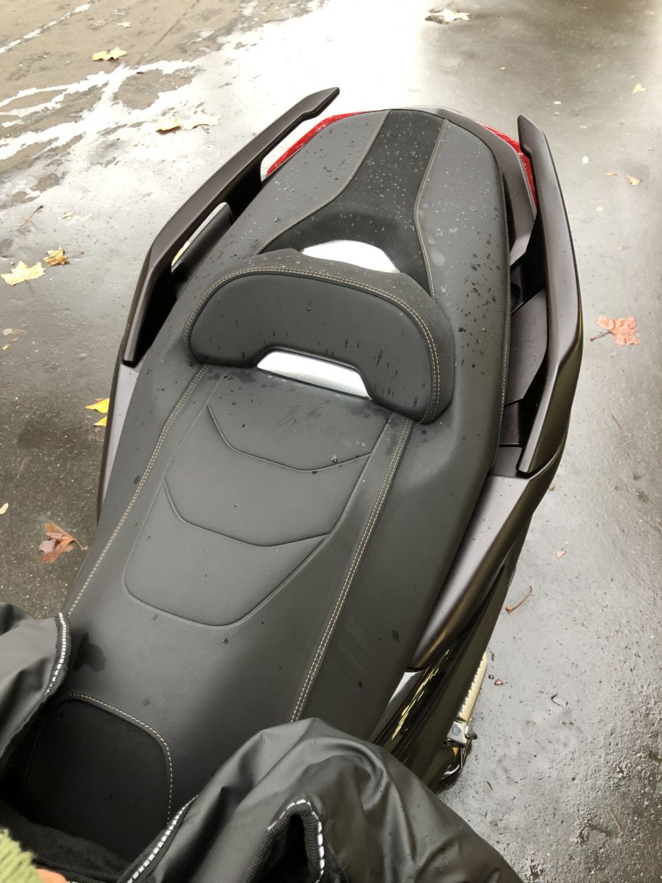 YAMAHA XMAX 300 Tech Max 4