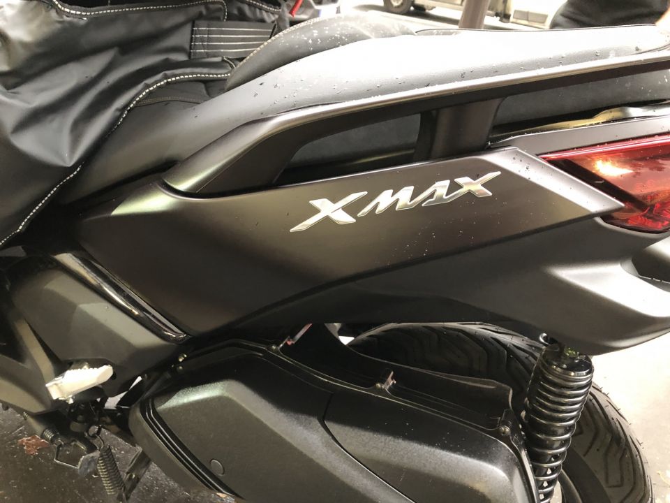 YAMAHA XMAX 300 Tech Max 4