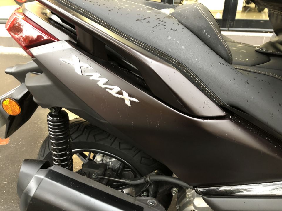 YAMAHA XMAX 300 Tech Max 4