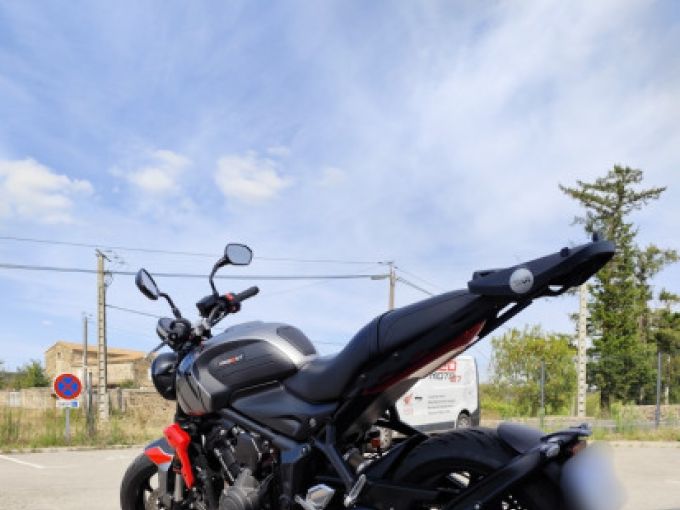 TRIUMPH TRIDENT 660 4