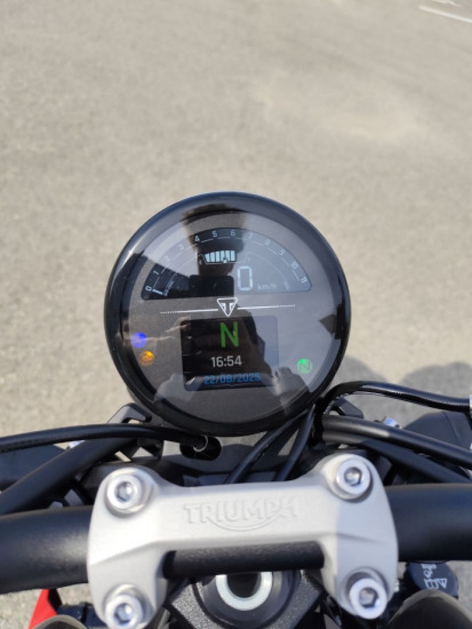 TRIUMPH TRIDENT 660 4