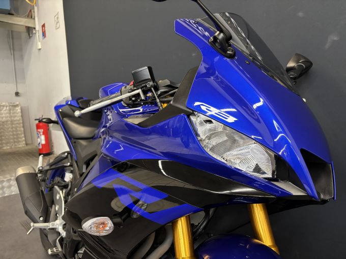 YAMAHA YZF-R3 4