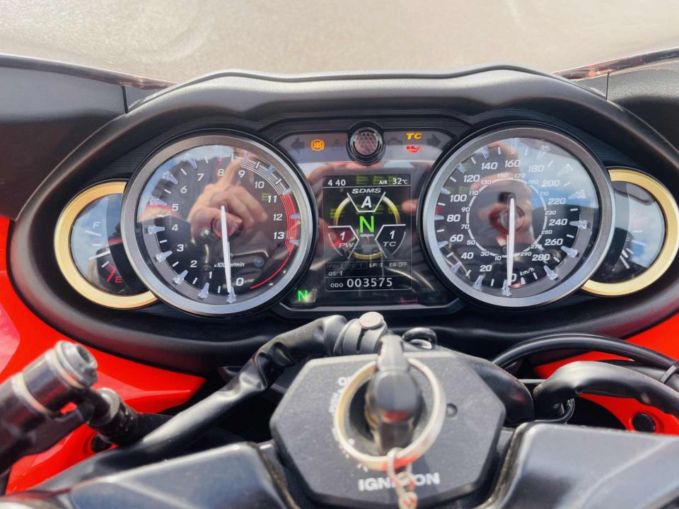 SUZUKI GSX-R 1300 HAYABUSA 4